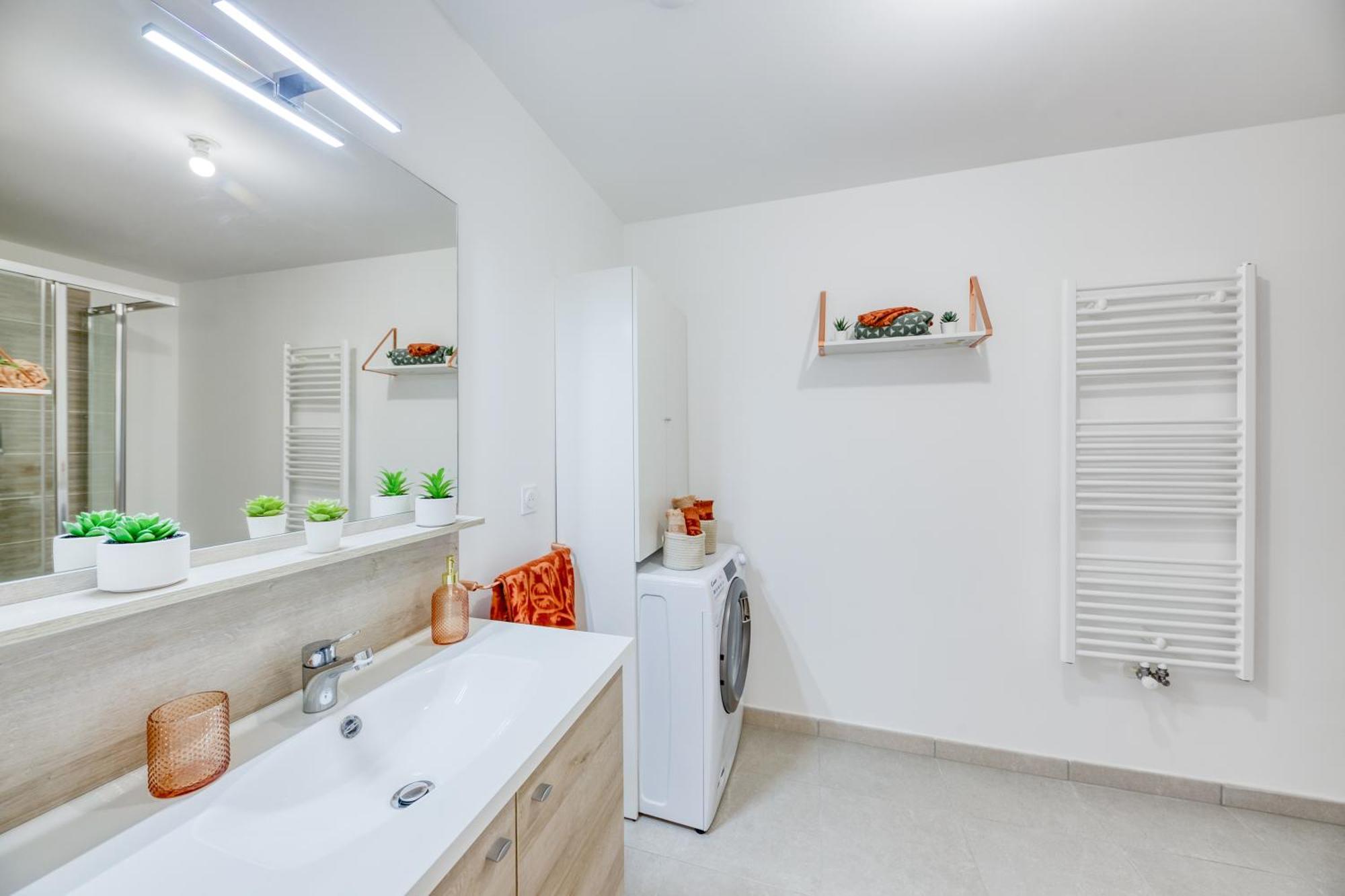 Massy Serenity - 64M2, Terrace, Balcony, Parking מראה חיצוני תמונה